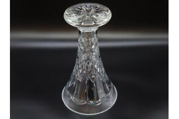 アイルランド　WATERFORD(ウォーターフォード)　カットが美しい気品漂う花瓶(フラワーベース、花入れ、花器、クリスタル)(R-077777)