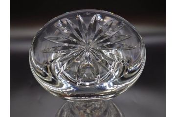 アイルランド　WATERFORD(ウォーターフォード)　カットが美しい気品漂う花瓶(フラワーベース、花入れ、花器、クリスタル)(R-077777)