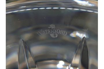 アイルランド　WATERFORD(ウォーターフォード)　カットが美しい気品漂う花瓶(フラワーベース、花入れ、花器、クリスタル)(R-077777)