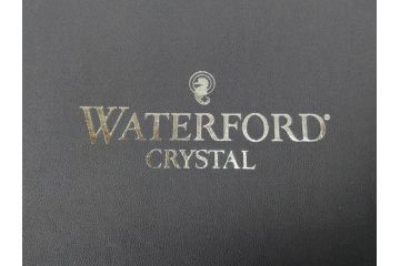 アイルランド　WATERFORD(ウォーターフォード)　カットが美しい気品漂う花瓶(フラワーベース、花入れ、花器、クリスタル)(R-077777)