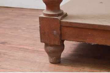 フランスアンティーク　オーク材　古いテーラーで使われていた挽物脚のフレンチ展示台(作業台、飾り棚、花台、飾り台)(R-077780)