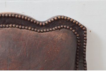 ジャンク品　フランスアンティーク　本革　朽ちた姿が芸術的なフレンチレザーソファ(クラブソファ、ラウンジソファ、一人掛けソファ、1P、アームソファ)(R-077781)