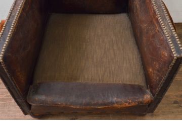 ジャンク品　フランスアンティーク　本革　朽ちた姿が芸術的なフレンチレザーソファ(クラブソファ、ラウンジソファ、一人掛けソファ、1P、アームソファ)(R-077781)