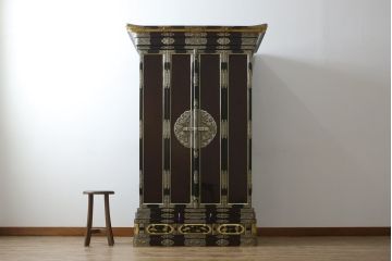 中古　未使用展示品　超美品!!　150代　三方開　総金　金仏壇　優しい雰囲気の色合いと細部まで造り込まれた意匠が魅力の仏壇(定価約265万円)(R-077787)