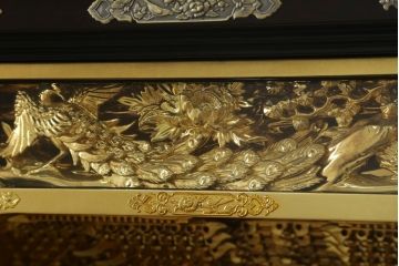 中古　未使用展示品　超美品!!　150代　三方開　総金　金仏壇　優しい雰囲気の色合いと細部まで造り込まれた意匠が魅力の仏壇(定価約265万円)(R-077787)