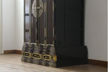 中古　未使用展示品　超美品!!　150代　三方開　総金　金仏壇　優しい雰囲気の色合いと細部まで造り込まれた意匠が魅力の仏壇(定価約265万円)(R-077787)