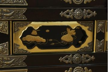 中古　未使用展示品　超美品!!　150代　三方開　総金　金仏壇　優しい雰囲気の色合いと細部まで造り込まれた意匠が魅力の仏壇(定価約265万円)(R-077787)