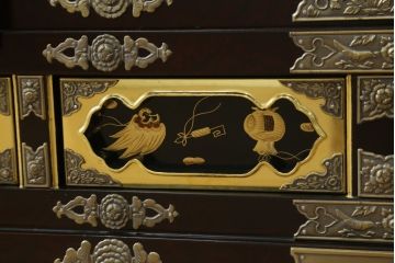 中古　未使用展示品　超美品!!　150代　三方開　総金　金仏壇　優しい雰囲気の色合いと細部まで造り込まれた意匠が魅力の仏壇(定価約265万円)(R-077787)