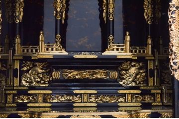 中古　未使用展示品　70代　金仏壇　落ち着きのある色合いが魅力の仏壇(定価約110万円)(R-077789)