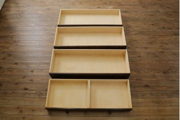 和製ビンテージ　北海道民芸家具　取り入れやすいサイズが嬉しい!落ち着きのある大人の空間を演出するチェスト(引き出し、ローボード、ローチェスト、サイドチェスト、ヴィンテージ)(R-077790)