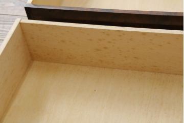和製ビンテージ　北海道民芸家具　取り入れやすいサイズが嬉しい!落ち着きのある大人の空間を演出するチェスト(引き出し、ローボード、ローチェスト、サイドチェスト、ヴィンテージ)(R-077790)