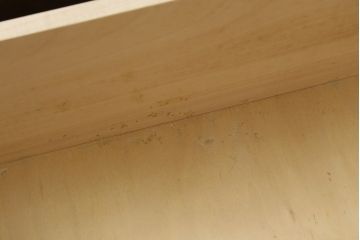 中古　北海道民芸家具　直線的なフォルムとシックな色合いが美しいサイドチェスト(引き出し、洋服タンス)(R-077791)