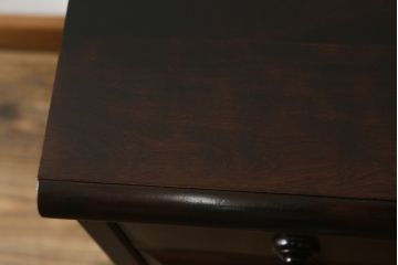 中古　北海道民芸家具　直線的なフォルムとシックな色合いが美しいサイドチェスト(引き出し、洋服タンス)(R-077791)