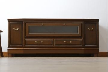 中古　美品　maruni(マルニ木工)　地中海ロイヤル(ROYAL)　クラシカルな雰囲気が魅力的なテレビ台(サイドボード、サイドキャビネット、リビングボード、ローボード、収納棚、戸棚)(定価約32万円)(R-077793)