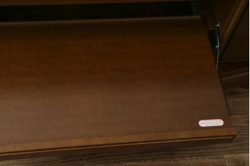 中古　美品　maruni(マルニ木工)　地中海ロイヤル(ROYAL)　クラシカルな雰囲気が魅力的なテレビ台(サイドボード、サイドキャビネット、リビングボード、ローボード、収納棚、戸棚)(定価約32万円)(R-077793)