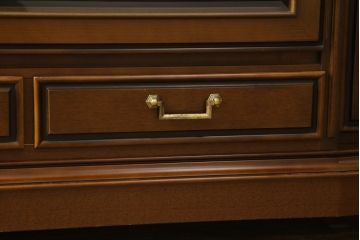 中古　美品　maruni(マルニ木工)　地中海ロイヤル(ROYAL)　クラシカルな雰囲気が魅力的なテレビ台(サイドボード、サイドキャビネット、リビングボード、ローボード、収納棚、戸棚)(定価約32万円)(R-077793)