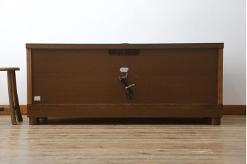 中古　美品　maruni(マルニ木工)　地中海ロイヤル(ROYAL)　クラシカルな雰囲気が魅力的なテレビ台(サイドボード、サイドキャビネット、リビングボード、ローボード、収納棚、戸棚)(定価約32万円)(R-077793)