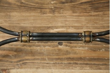 フランスビンテージ　緩やかなカーブを描く脚がお洒落な真鍮(しんちゅう)とアイアンのハンガーラック(ポールハンガー、洋服掛け、コート掛け、店舗什器、ヴィンテージ)(R-077807)