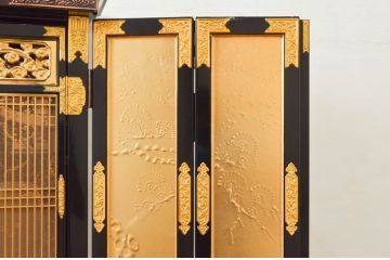中古　新古品　展示品　100代　長岡型　モダンな雰囲気を醸し出す金仏壇(長岡仏壇)(定価約136万円)(R-077813)