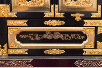 中古　新古品　展示品　100代　長岡型　モダンな雰囲気を醸し出す金仏壇(長岡仏壇)(定価約136万円)(R-077813)