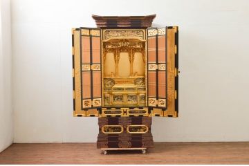 中古　新古品　展示品　100代　長岡型　モダンな雰囲気を醸し出す金仏壇(長岡仏壇)(定価約136万円)(R-077813)