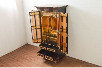 中古　新古品　展示品　100代　長岡型　モダンな雰囲気を醸し出す金仏壇(長岡仏壇)(定価約136万円)(R-077813)