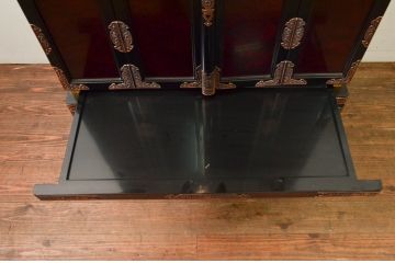中古　新古品　展示品　100代　長岡型　モダンな雰囲気を醸し出す金仏壇(長岡仏壇)(定価約136万円)(R-077813)