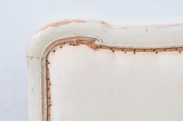 フランスアンティーク　ペイント仕上げ限定　可愛らしい彫刻を施した2人掛けソファ(ベンチ、2P、アームソファ)(R-077814)