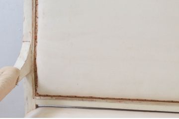 フランスアンティーク　ペイント仕上げ限定　可愛らしい彫刻を施した2人掛けソファ(ベンチ、2P、アームソファ)(R-077814)