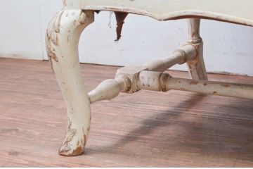 フランスアンティーク　ペイント仕上げ限定　可愛らしい彫刻を施した2人掛けソファ(ベンチ、2P、アームソファ)(R-077814)