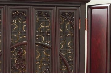 中古　新古品　未使用展示品　紫檀(シタン)材　落ち着きのある色合いが魅力の仏壇(定価約81万5千円)(R-077815)