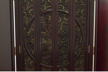 中古　新古品　未使用展示品　紫檀(シタン)材　落ち着きのある色合いが魅力の仏壇(定価約81万5千円)(R-077815)