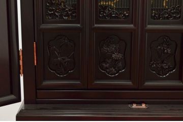 中古　新古品　未使用展示品　紫檀(シタン)材　落ち着きのある色合いが魅力の仏壇(定価約81万5千円)(R-077815)
