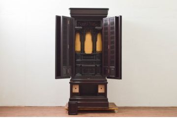 中古　新古品　未使用展示品　紫檀(シタン)材　落ち着きのある色合いが魅力の仏壇(定価約81万5千円)(R-077815)