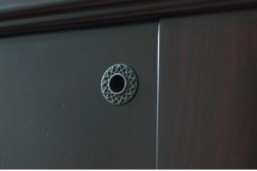 中古　新古品　未使用展示品　紫檀(シタン)材　落ち着きのある色合いが魅力の仏壇(定価約81万5千円)(R-077815)