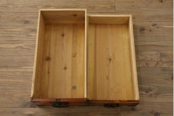 和製アンティーク　美品!!　本漆塗りでリペア済み品　前面欅(ケヤキ)材　艶のある木の色味と黒々とした金具が目を惹く仙台箪笥(収納たんす、整理タンス、時代箪笥、引き出し、チェスト)(R-077816)