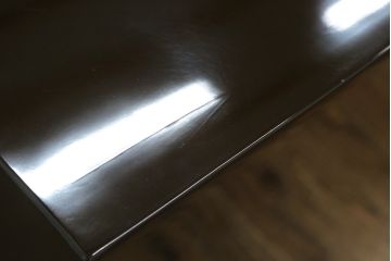 和製アンティーク　美品!!　本漆塗りでリペア済み品　前面欅(ケヤキ)材　艶のある木の色味と黒々とした金具が目を惹く仙台箪笥(収納たんす、整理タンス、時代箪笥、引き出し、チェスト)(R-077816)