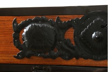 和製アンティーク　美品!!　本漆塗りでリペア済み品　前面欅(ケヤキ)材　艶のある木の色味と黒々とした金具が目を惹く仙台箪笥(収納たんす、整理タンス、時代箪笥、引き出し、チェスト)(R-077816)