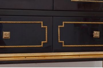 海外ビンテージ　高級品!!　海外輸入家具　シックな佇まいが魅力的なラグジュアリーサイドボード(サイドキャビネット、テレビ台、テレビボード、収納棚、戸棚、ヴィンテージ)(R-077817)
