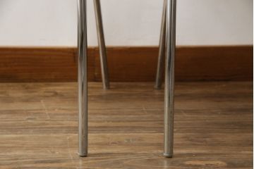 中古　美品　FREDERICIA(フレデリシア)　Nanna Ditzel(ナナ・ディッツェル)デザイン　デザイン性と機能性を兼ね備えたトリニダードチェア2脚セット(ダイニングチェア、板座チェア、バラ売り可能)(定価2脚で約22万6千円)(R-077829)