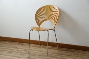 中古　美品　FREDERICIA(フレデリシア)　Nanna Ditzel(ナナ・ディッツェル)デザイン　デザイン性と機能性を兼ね備えたトリニダードチェア　定価約11万3千円相当　(R-077829)