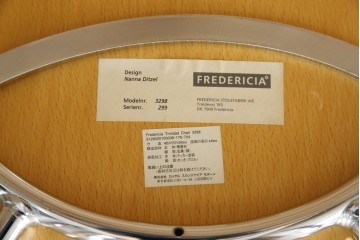 中古　美品　FREDERICIA(フレデリシア)　Nanna Ditzel(ナナ・ディッツェル)デザイン　デザイン性と機能性を兼ね備えたトリニダードチェア　定価約11万3千円相当　(R-077829)