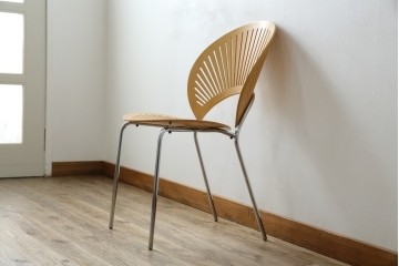 中古　美品　FREDERICIA(フレデリシア)　Nanna Ditzel(ナナ・ディッツェル)デザイン　デザイン性と機能性を兼ね備えたトリニダードチェア(ダイニングチェア)　定価約11万円相当　(R-077830)