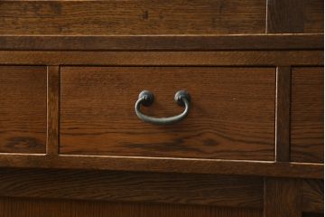中古　美品　ナラ材　和モダンな空間づくりにおすすめの二段重ね水屋箪笥(重ね箪笥、食器棚、収納棚、重ね戸棚、キャビネット、上下バラ売り可能)(R-077831)