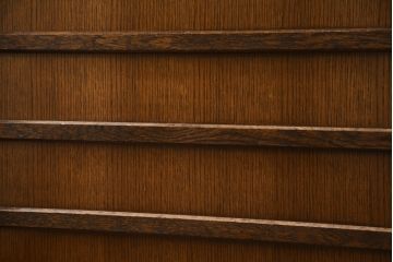 中古　美品　ナラ材　和モダンな空間づくりにおすすめの二段重ね水屋箪笥(重ね箪笥、食器棚、収納棚、重ね戸棚、キャビネット、上下バラ売り可能)(R-077831)