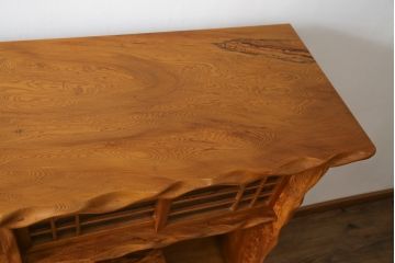 中古　美品　屋久杉　漆塗り　美しい木の風合いを堪能できる茶箪笥(飾り棚、違い棚、茶棚、戸棚、収納棚)(定価約250万円)(R-077834)