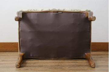 中古　カリモク家具(karimoku)　domani(ドマーニ)　Louis(ルイ)XVシリーズ　ルイ15世　気品ある佇まいが高級感を醸し出すオットマン(スツール)(R-077835)