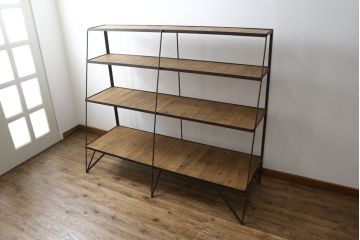 中古　ラフジュ工房オリジナル　杉材　台形アイアンラック(オープンラック、シェルフ、店舗什器、飾り棚、陳列棚)(R-077836)