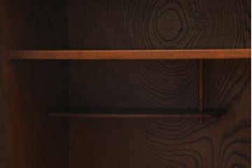和製アンティーク　上手物!!　最上級　指物家具　総欅(ケヤキ)材　三方玉杢　上品な佇まいが魅力的な新潟産茶箪笥(茶棚、サイドキャビネット、サイドボード、戸棚、収納棚)(R-077842)
