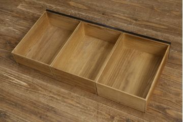 和製アンティーク　上手物!!　最上級　指物家具　総欅(ケヤキ)材　三方玉杢　上品な佇まいが魅力的な新潟産茶箪笥(茶棚、サイドキャビネット、サイドボード、戸棚、収納棚)(R-077842)